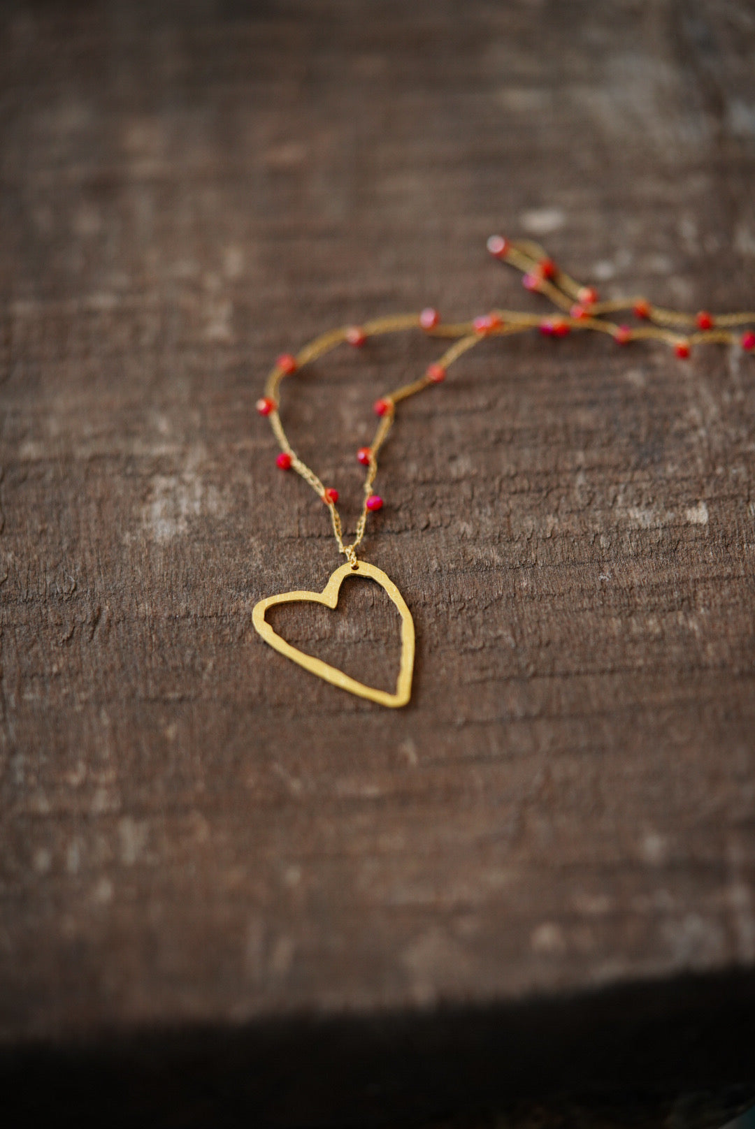 Collar tejido con Corazón enchapada en oro y cristales